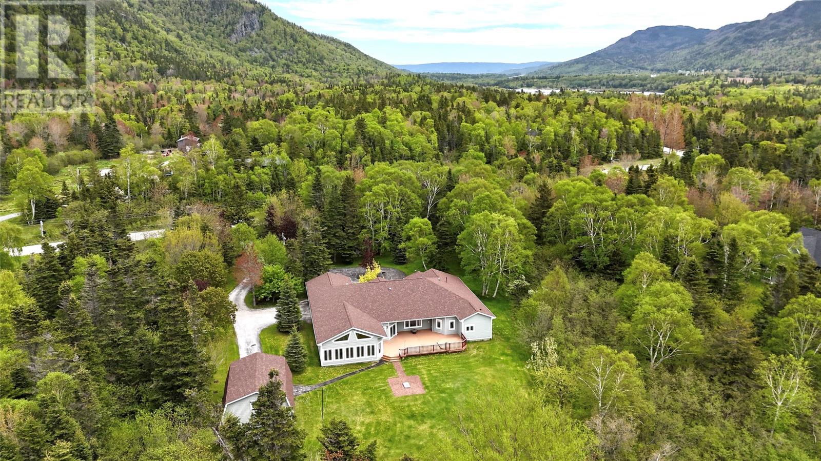 6 Tamarack Street Property Photo 7