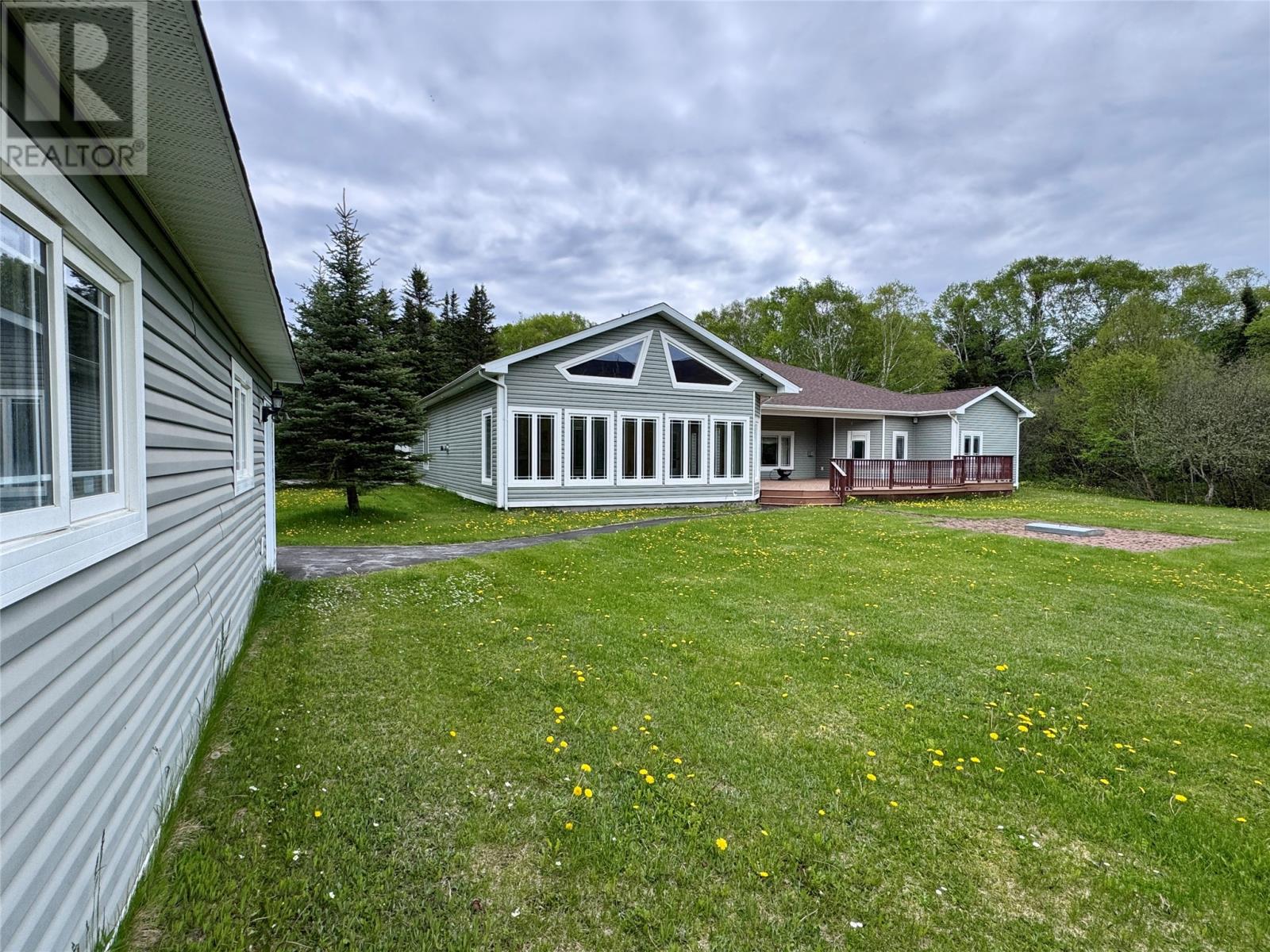 6 Tamarack Street Property Photo 9