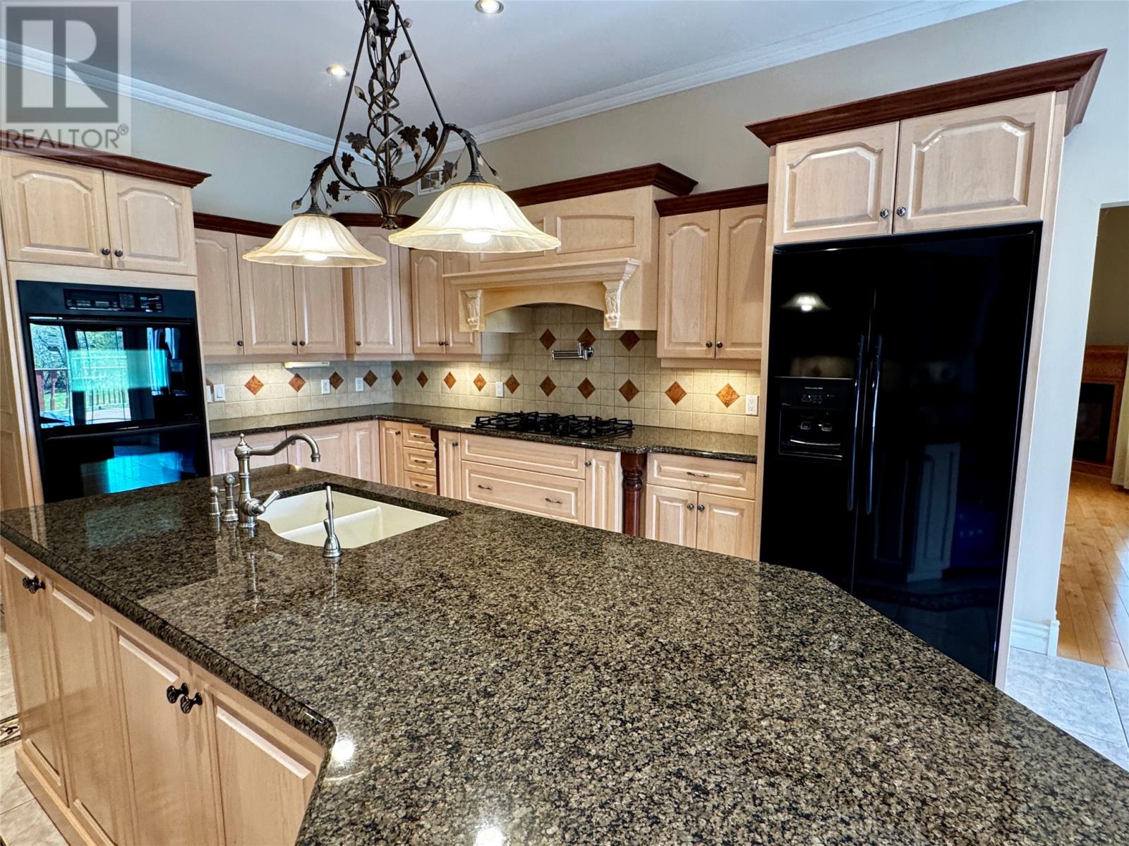 6 Tamarack Street Property Photo 12