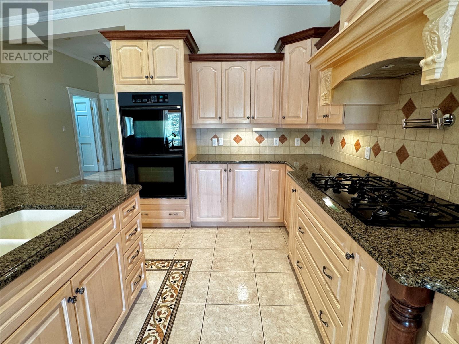6 Tamarack Street Property Photo 13