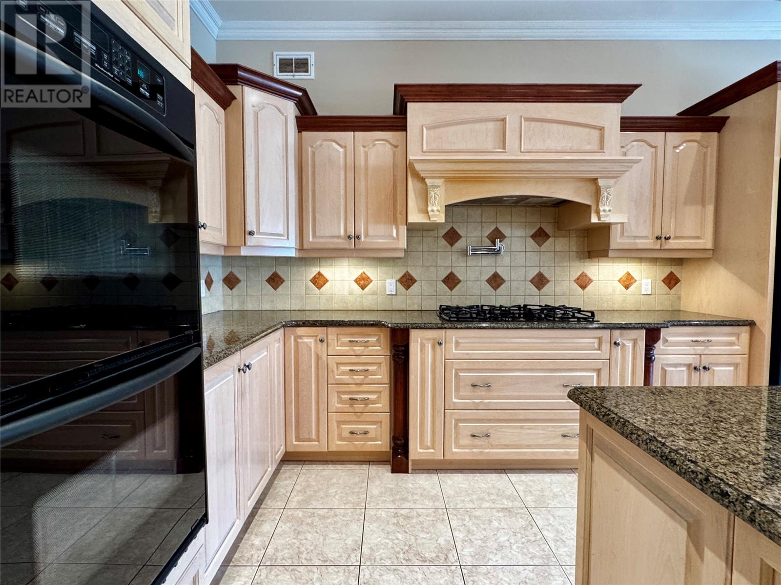 6 Tamarack Street Property Photo 17