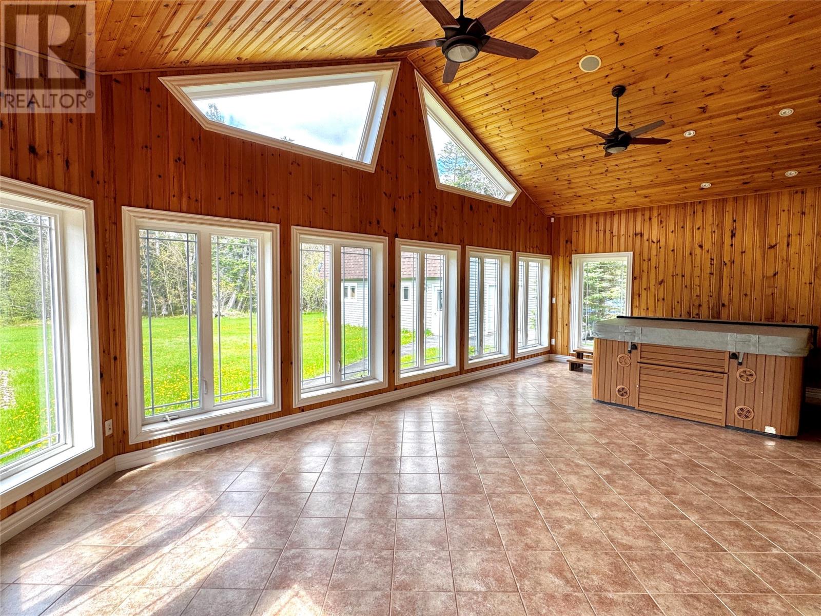 6 Tamarack Street Property Photo 28