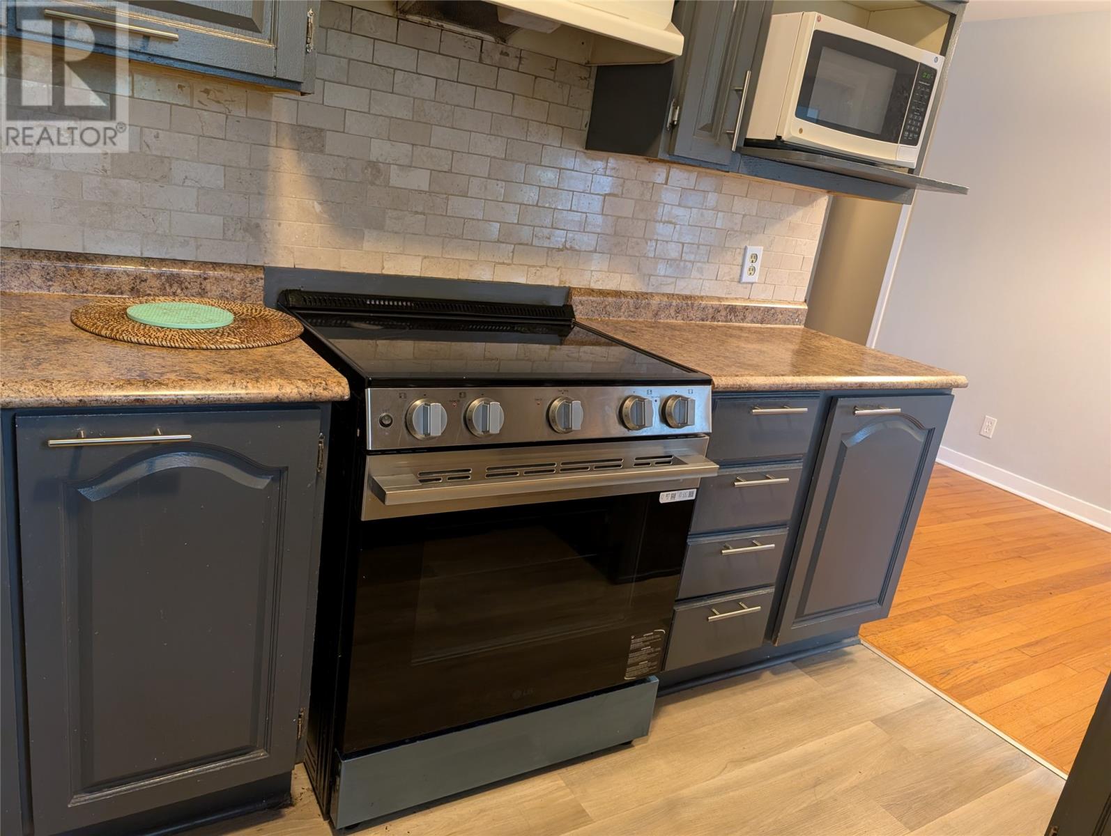 32 Dundas Street Property Photo 5