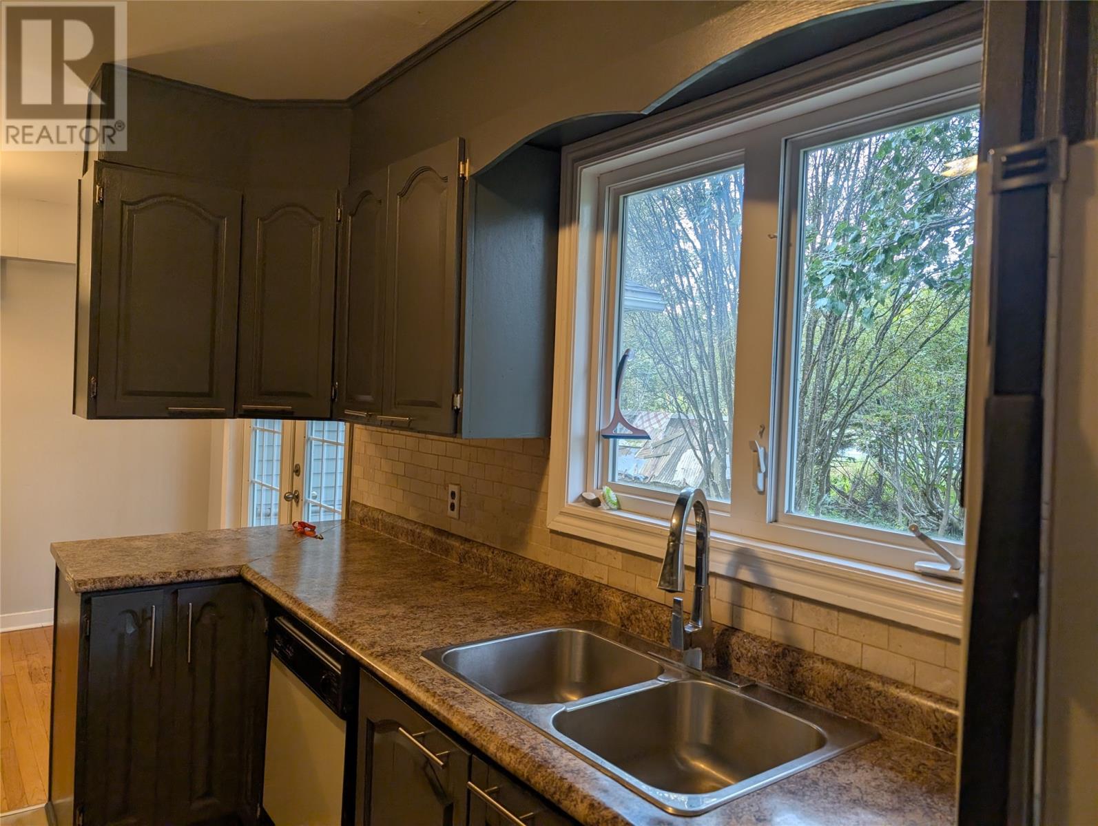 32 Dundas Street Property Photo 6