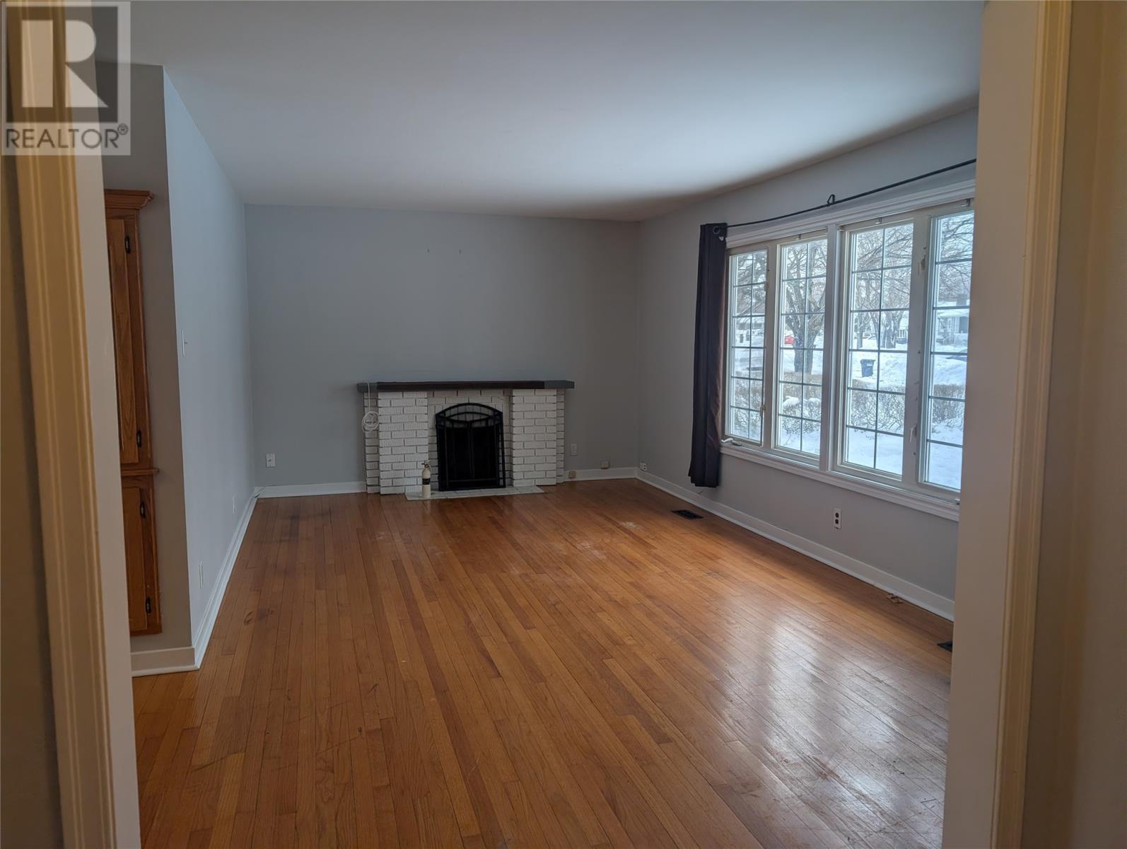 32 Dundas Street Property Photo 12