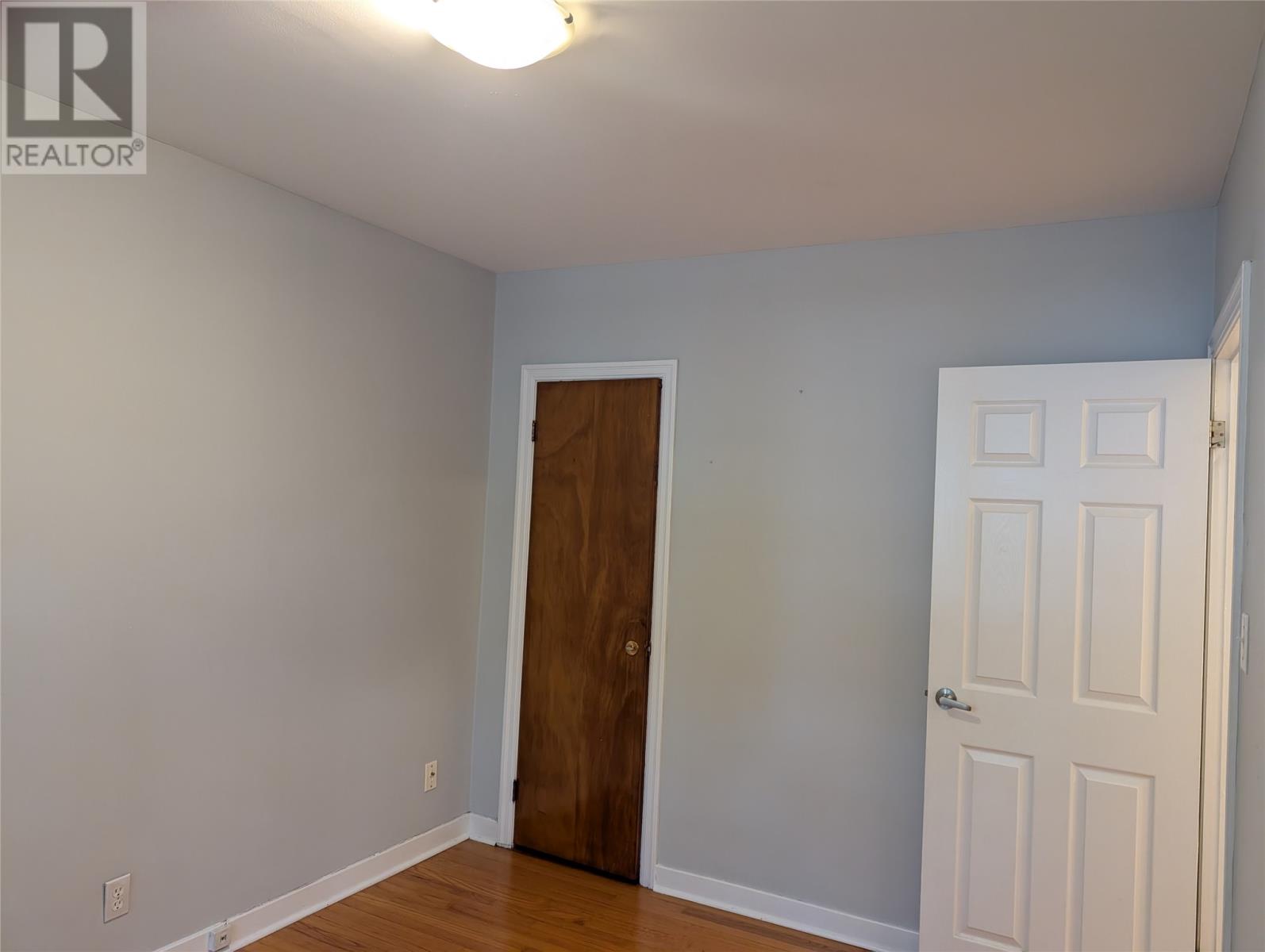 32 Dundas Street Property Photo 14