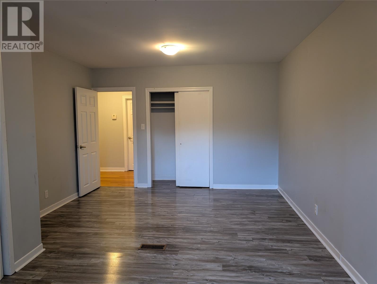 32 Dundas Street Property Photo 19