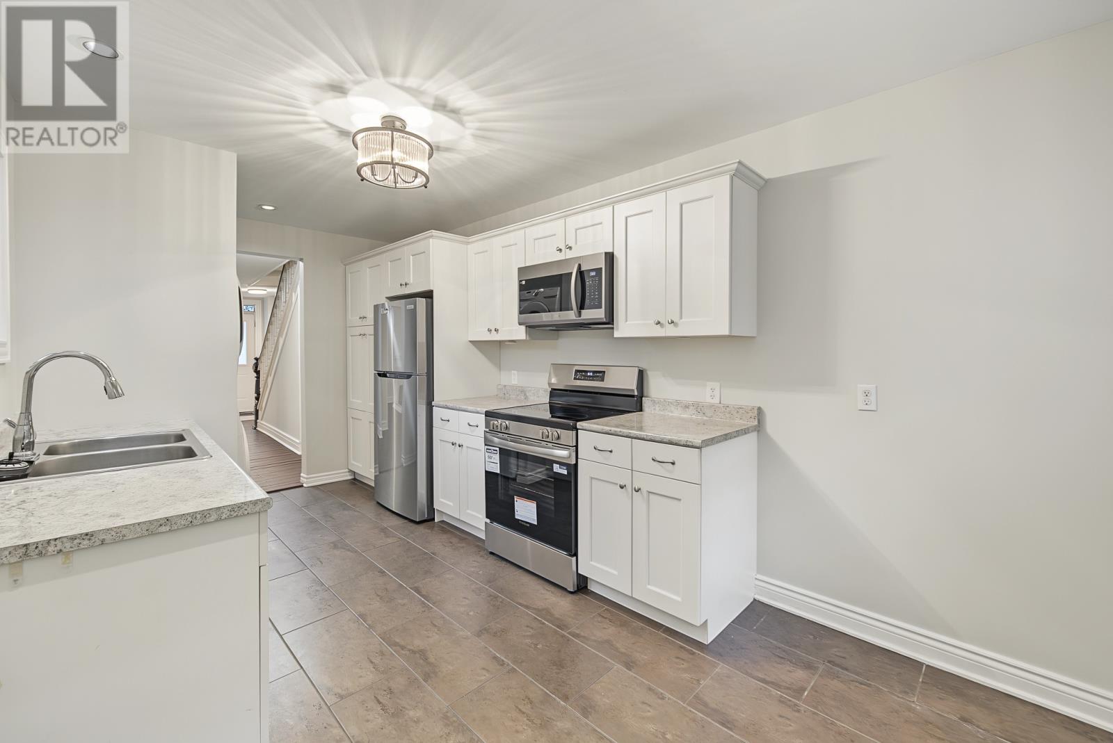 66 Colonial Street Property Photo 19