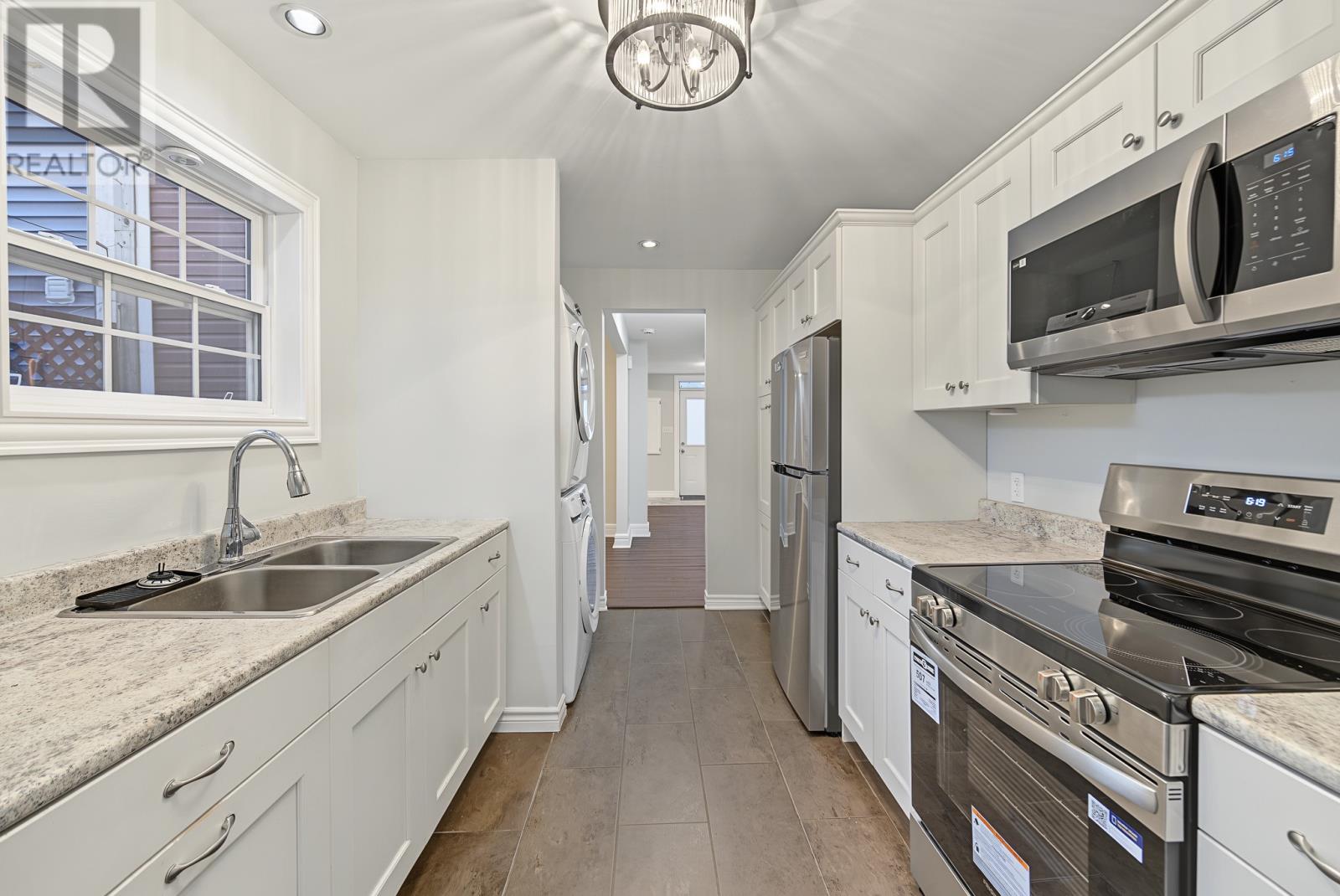 66 Colonial Street Property Photo 21
