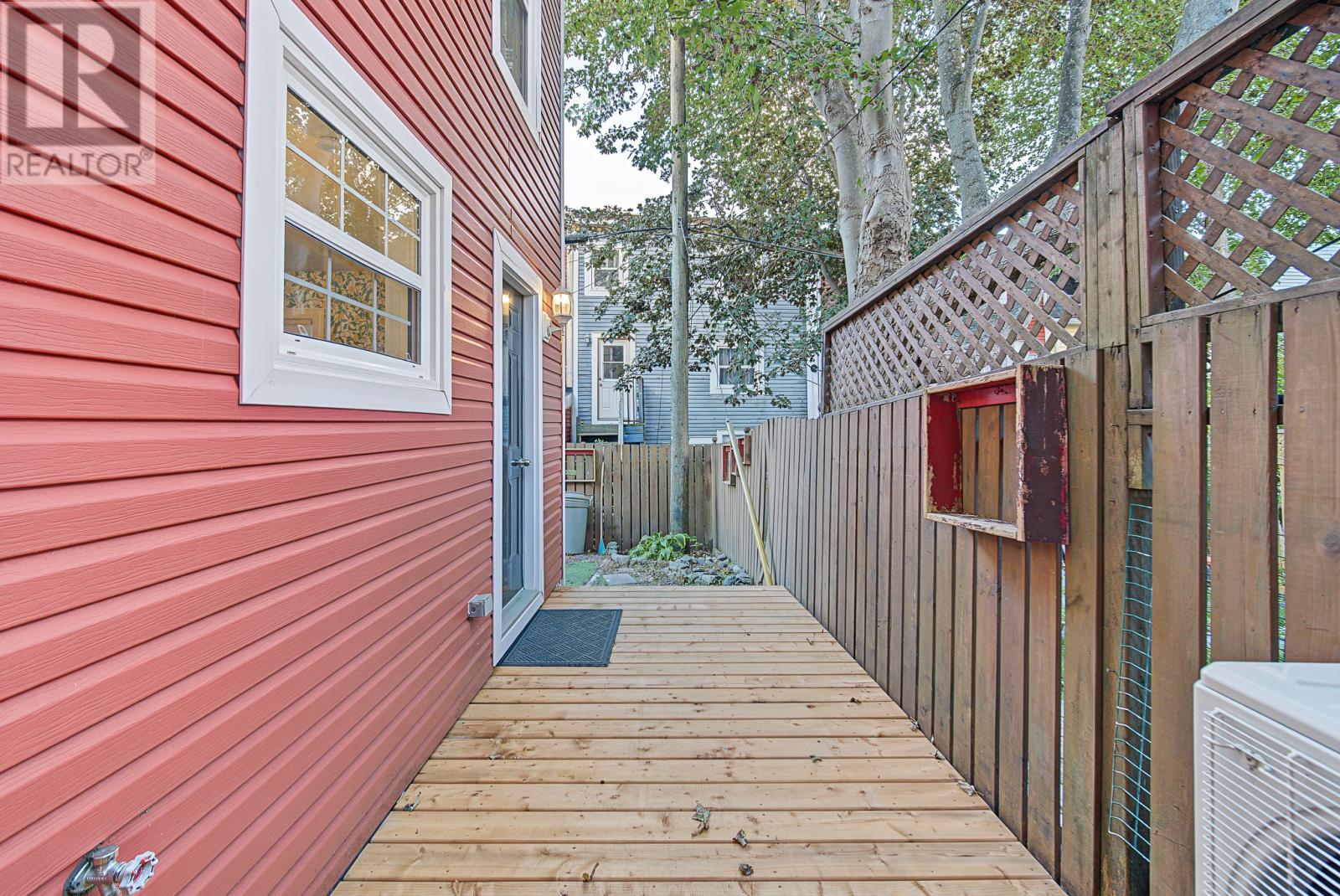 66 Colonial Street Property Photo 22
