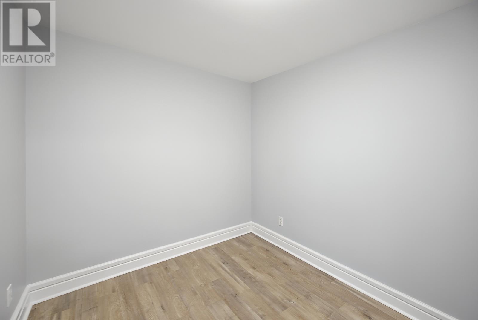 66 Colonial Street Property Photo 28