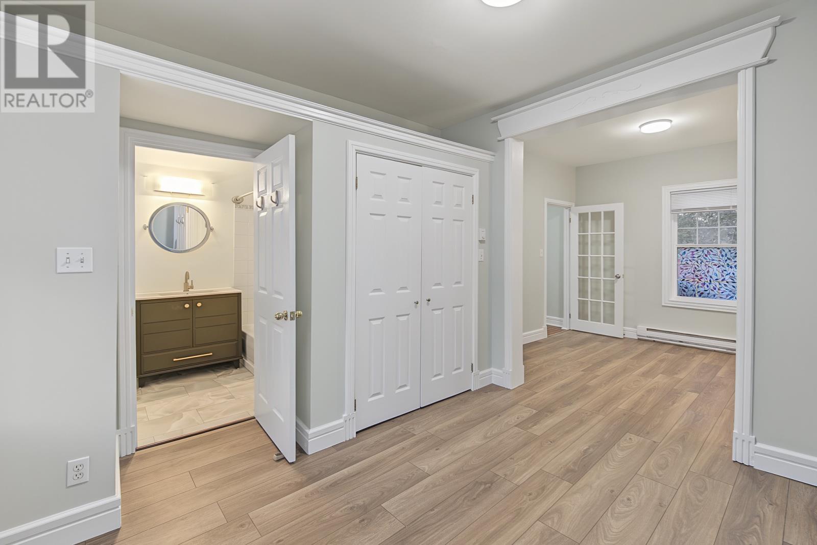 66 Colonial Street Property Photo 42