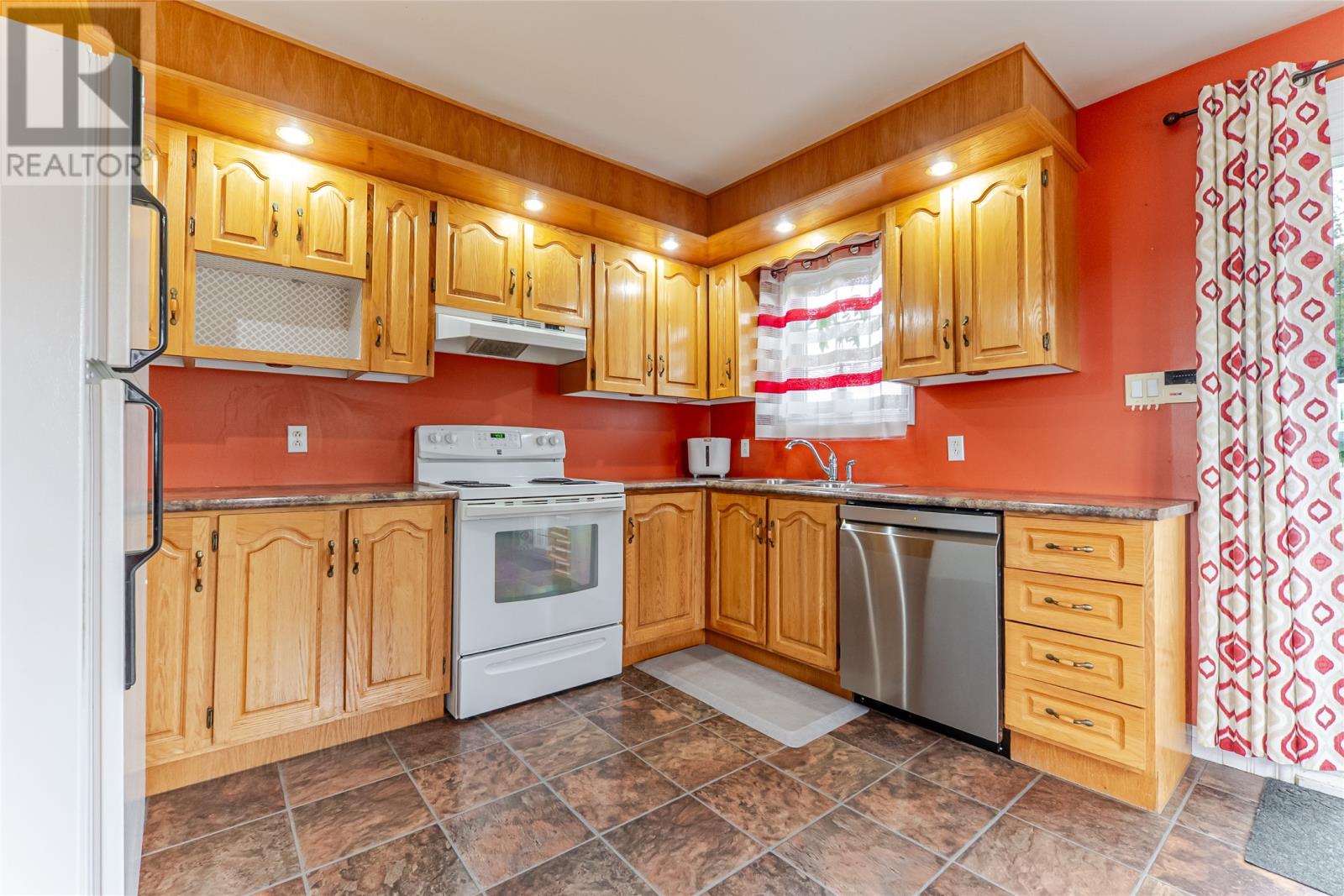 214 George Mercer Drive Property Photo 11