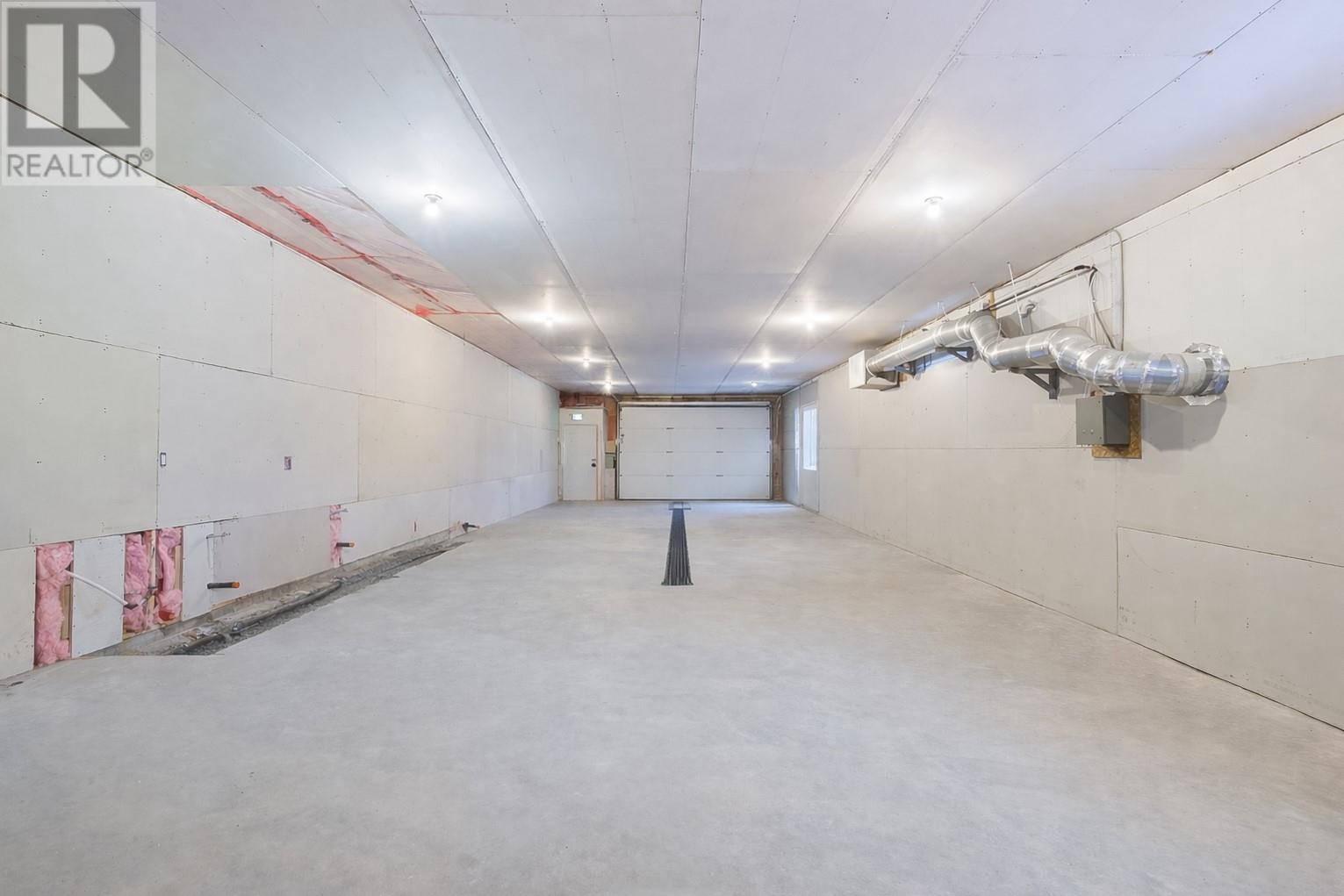 21 Veterans Way Property Photo 10