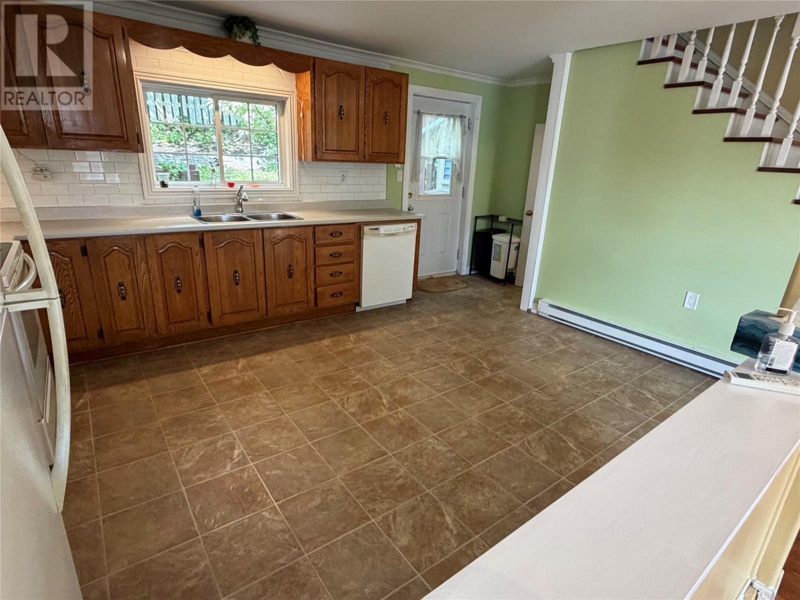 30 Monroe Street Property Photo 6