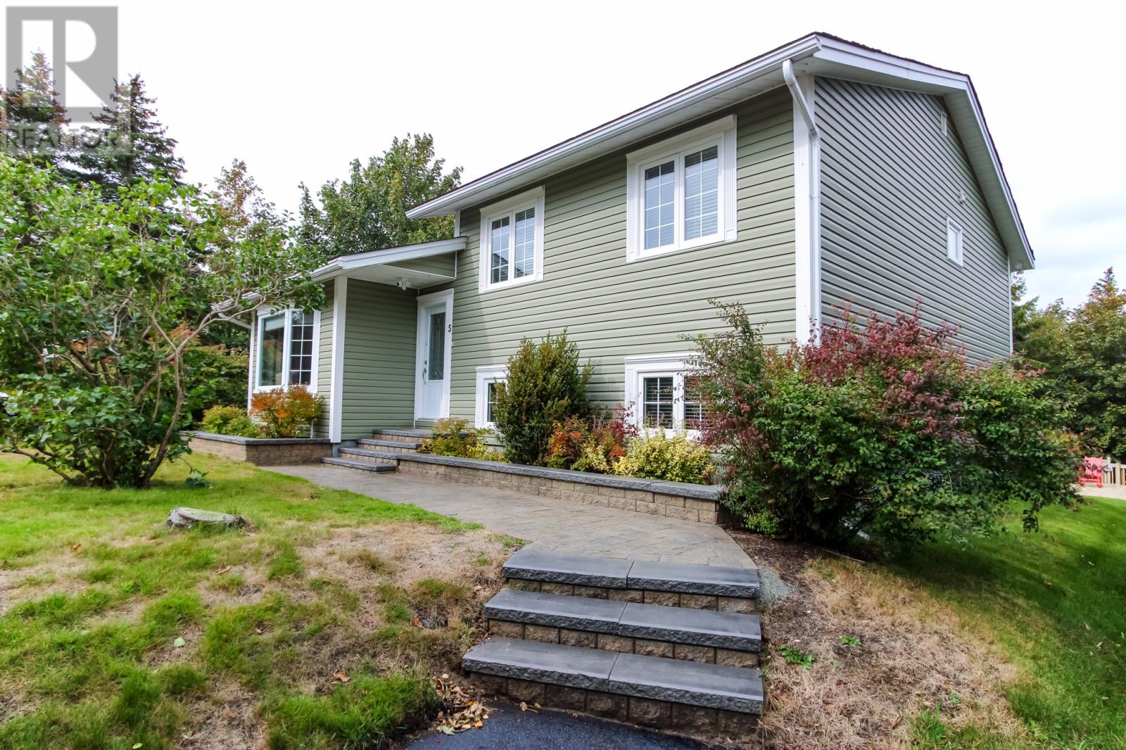 5 Ellard Place Property Photo 30