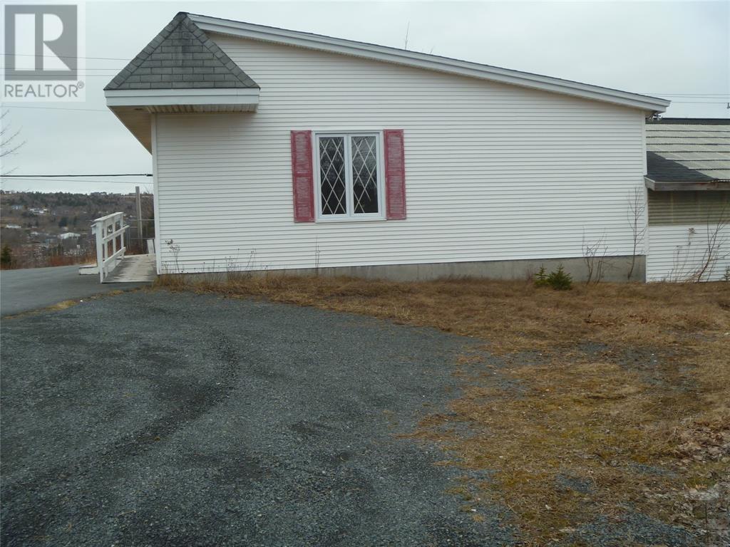 15 Powell Drive Property Photo 6