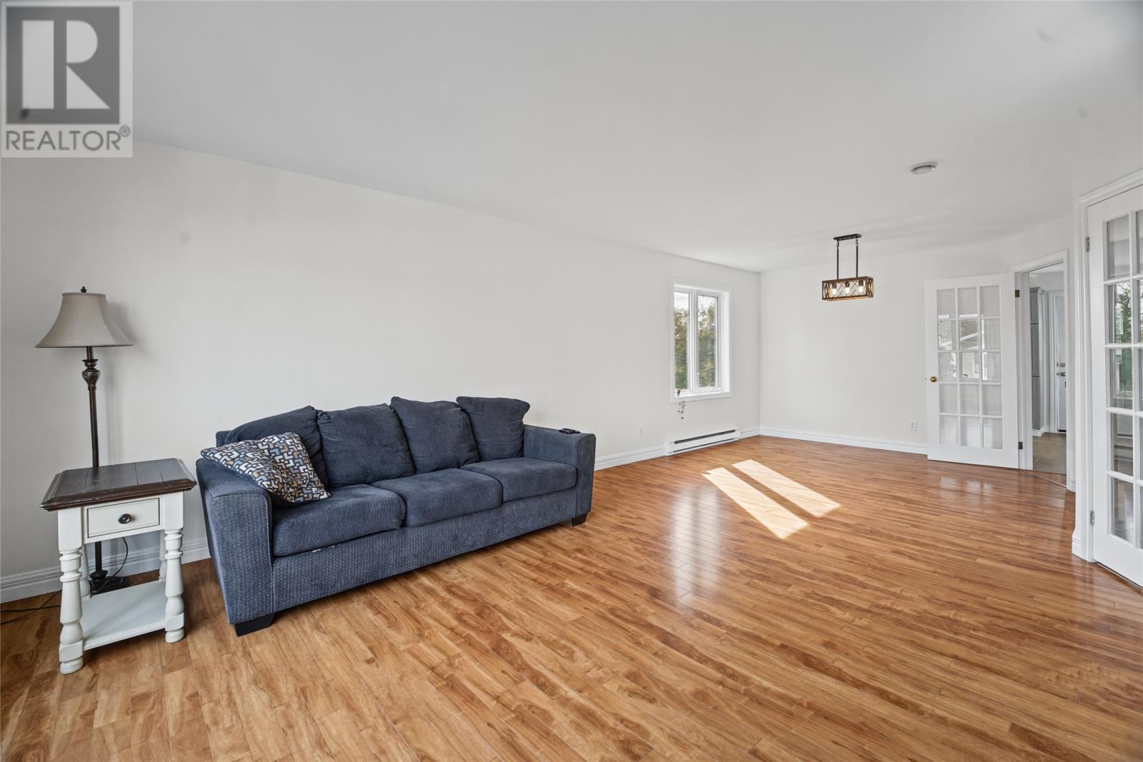 9 Eastbourne Crescent Property Photo 7