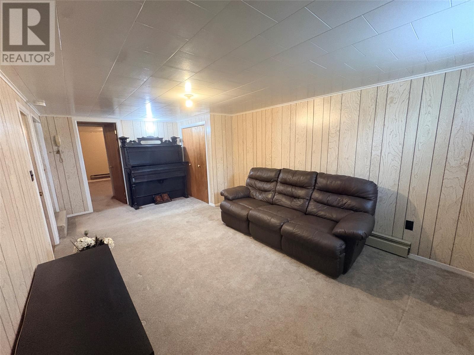 8 Fairview Street Property Photo 21