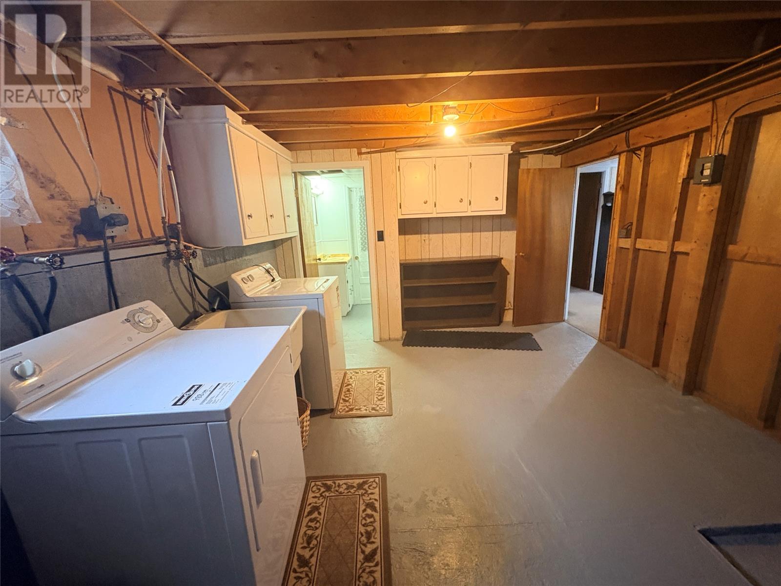 8 Fairview Street Property Photo 28