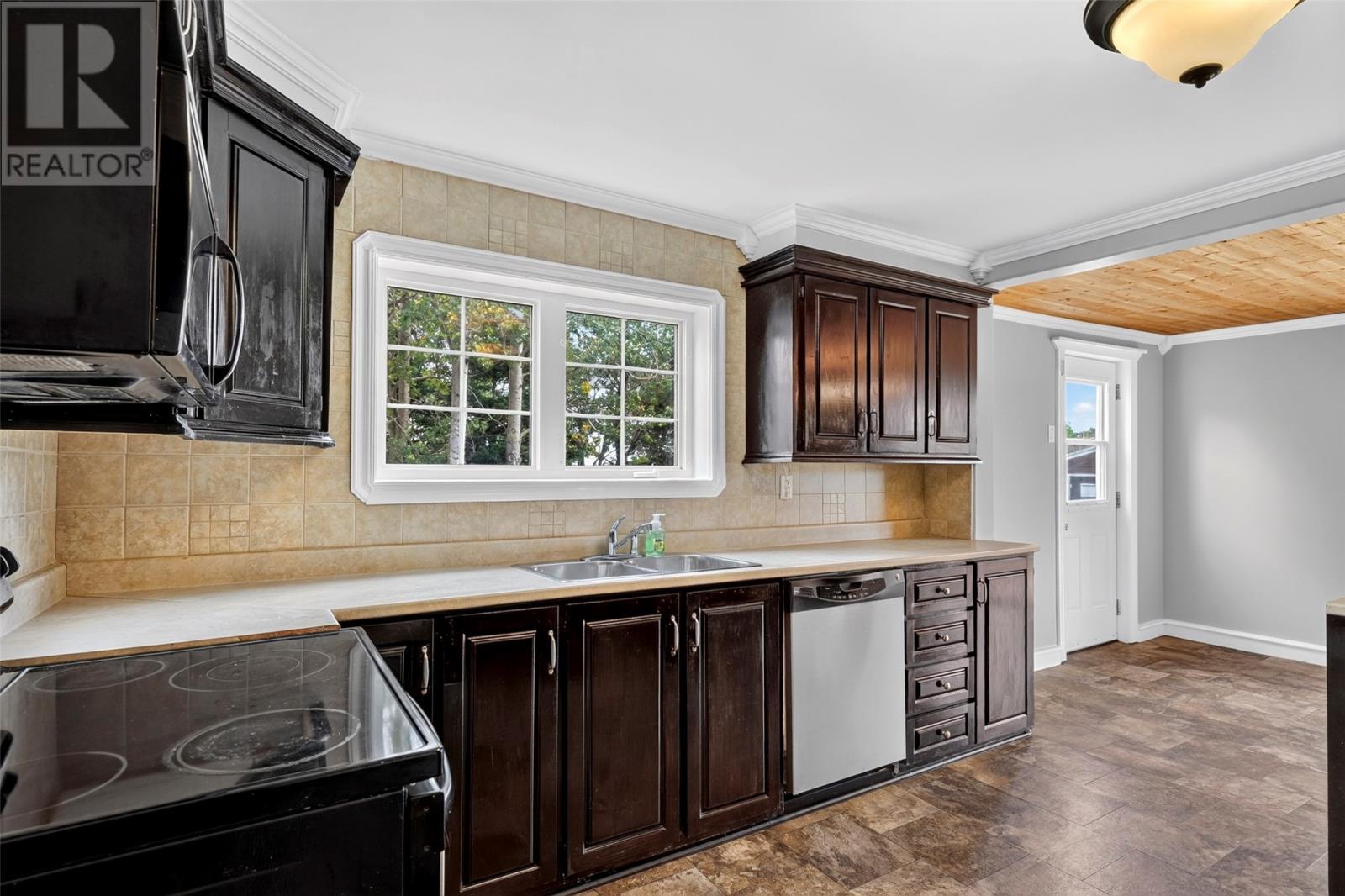 32 Water Street Property Photo 19
