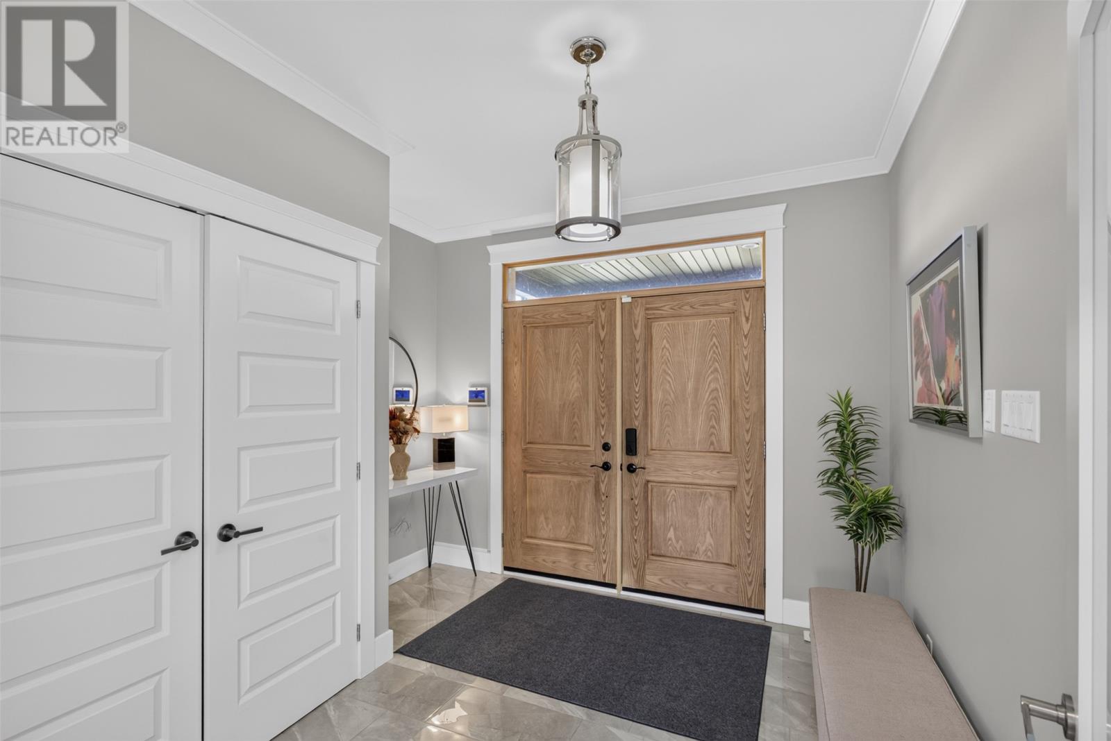 34 Edgewater Lane Property Photo 7