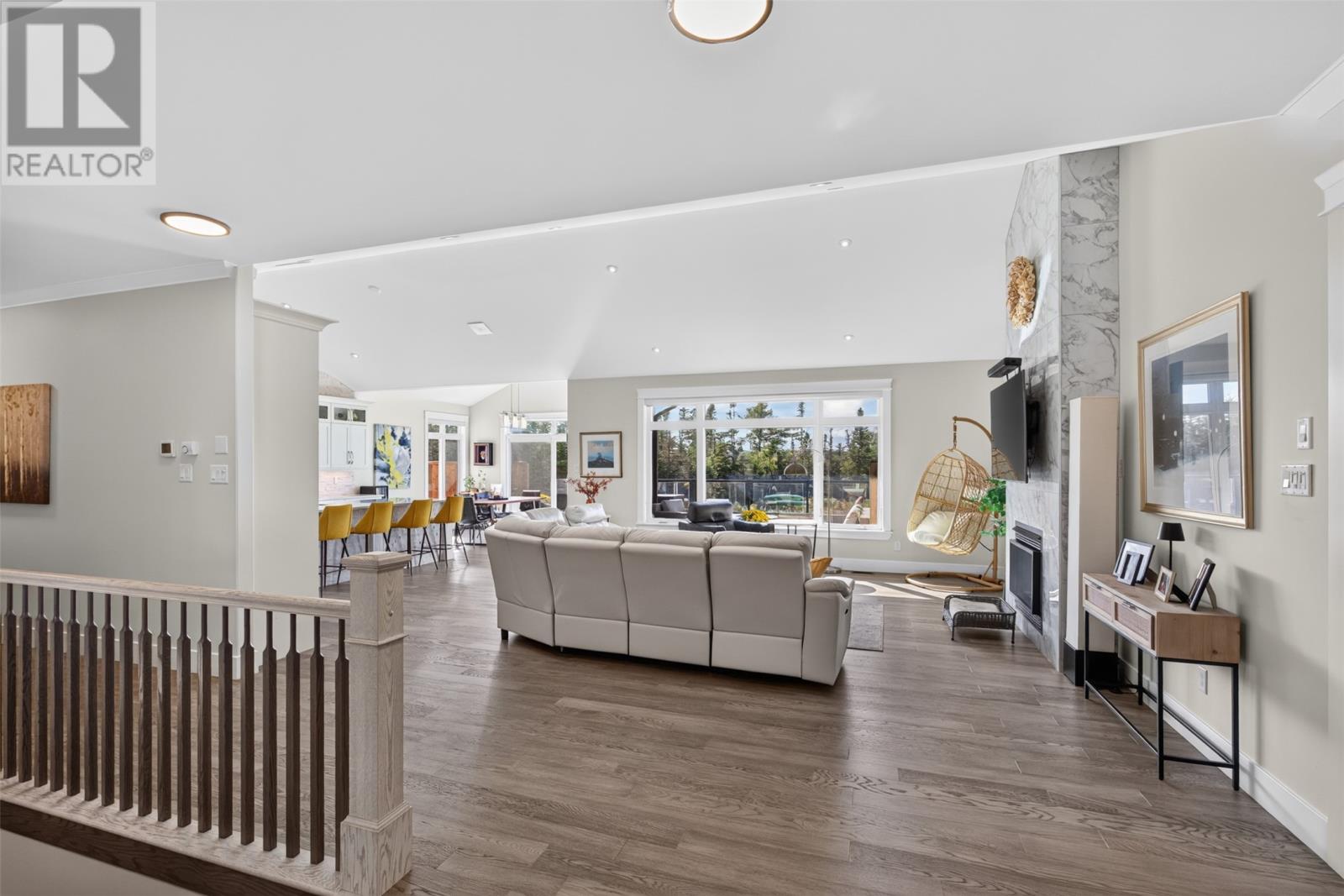 34 Edgewater Lane Property Photo 8