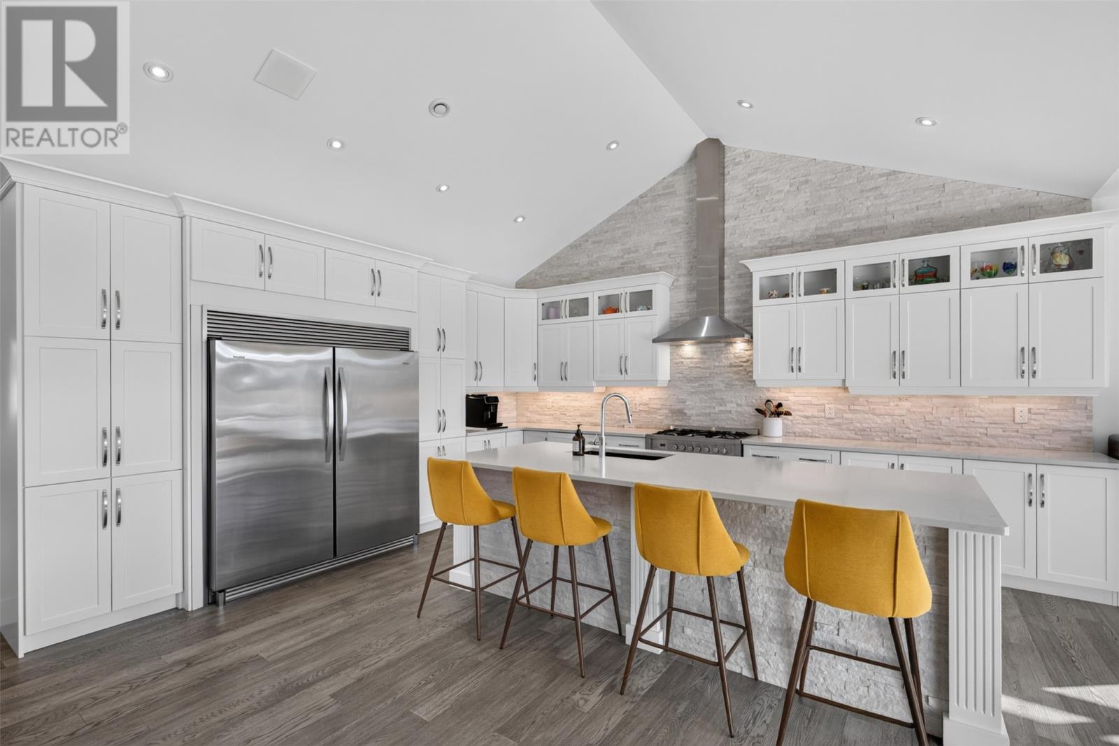 34 Edgewater Lane Property Photo 14