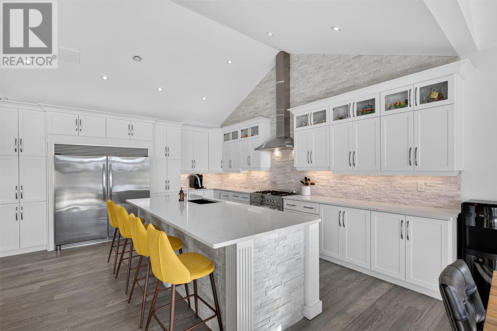 34 Edgewater Lane Property Photo 15