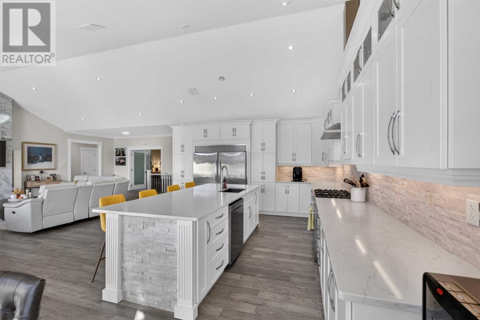 34 Edgewater Lane Property Photo 16