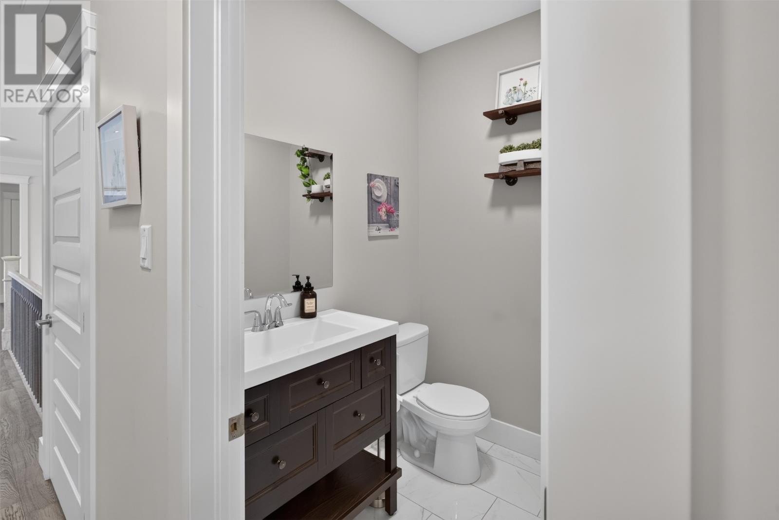 34 Edgewater Lane Property Photo 28