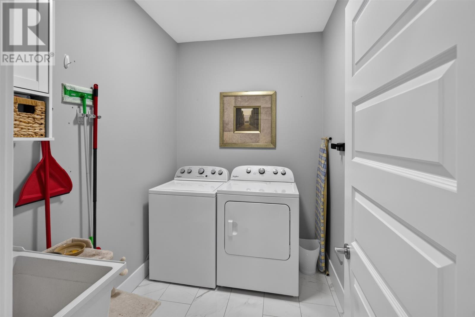 34 Edgewater Lane Property Photo 29