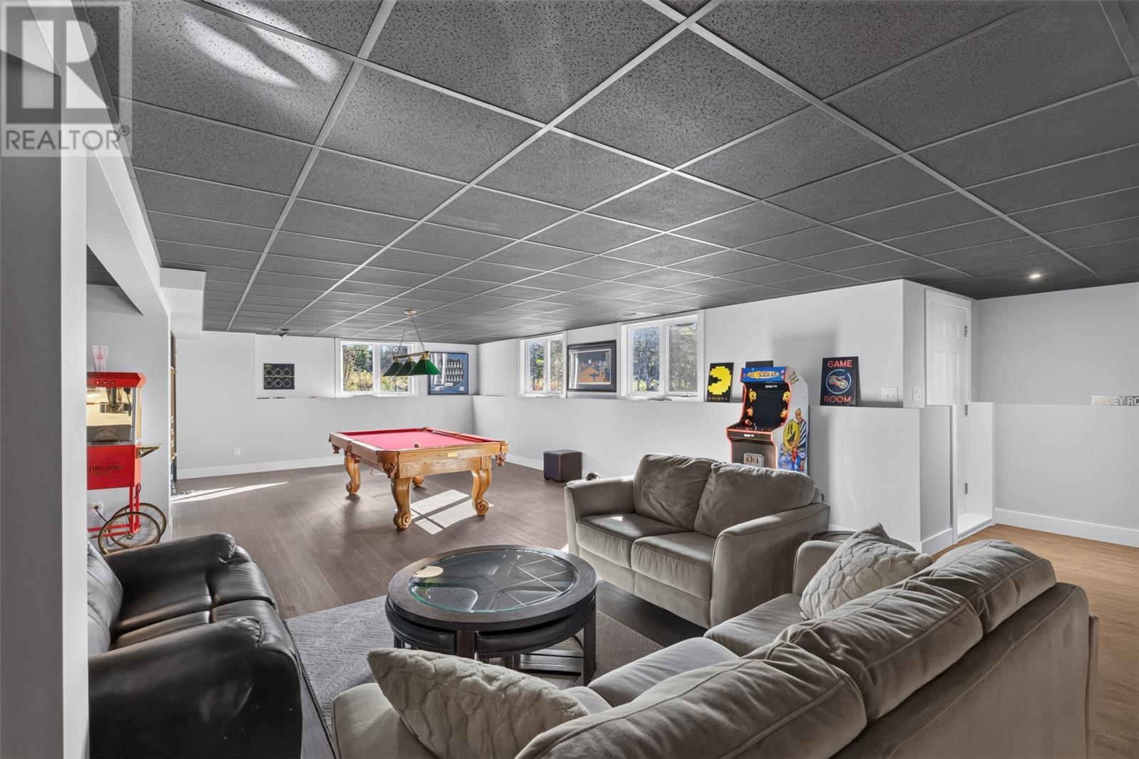 34 Edgewater Lane Property Photo 33