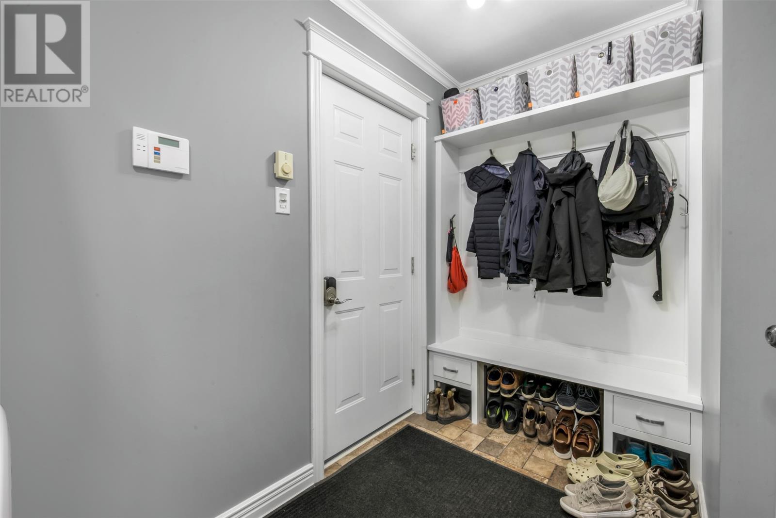 43 Pine Ridge Crescent Property Photo 19