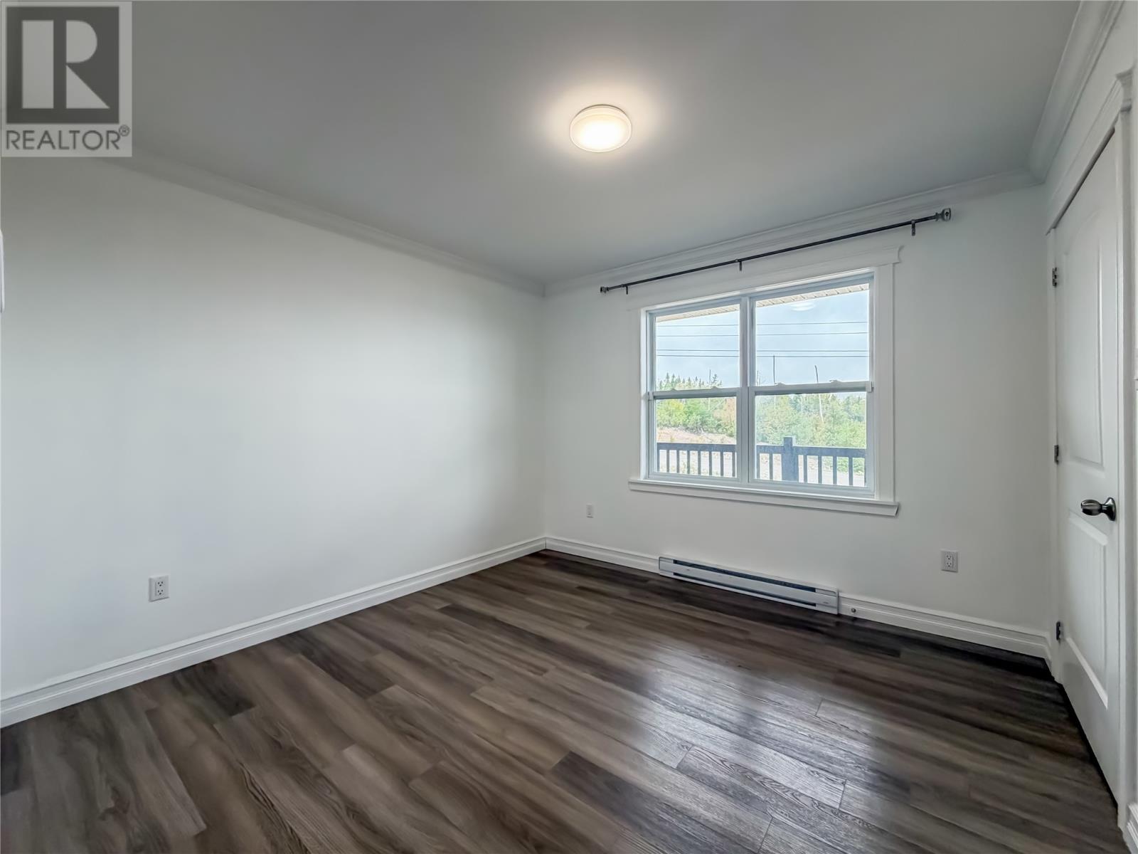 6 South West Crescent Property Photo 15