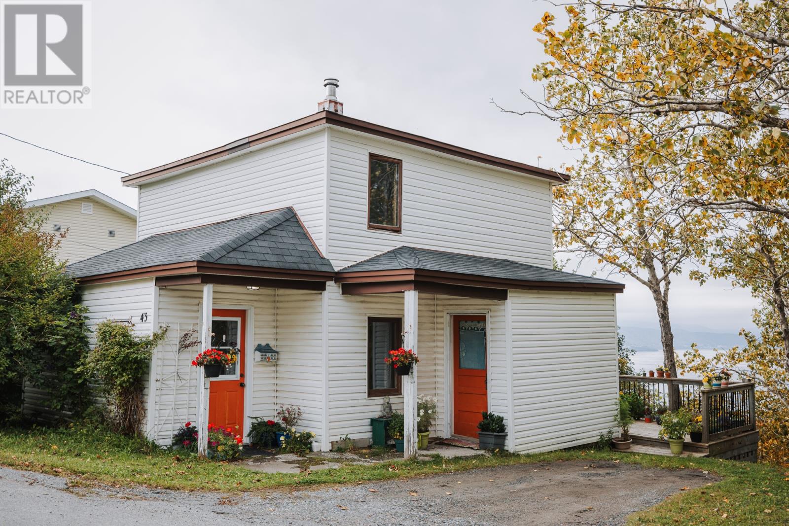 43 Hillcrest Road Property Photo 1