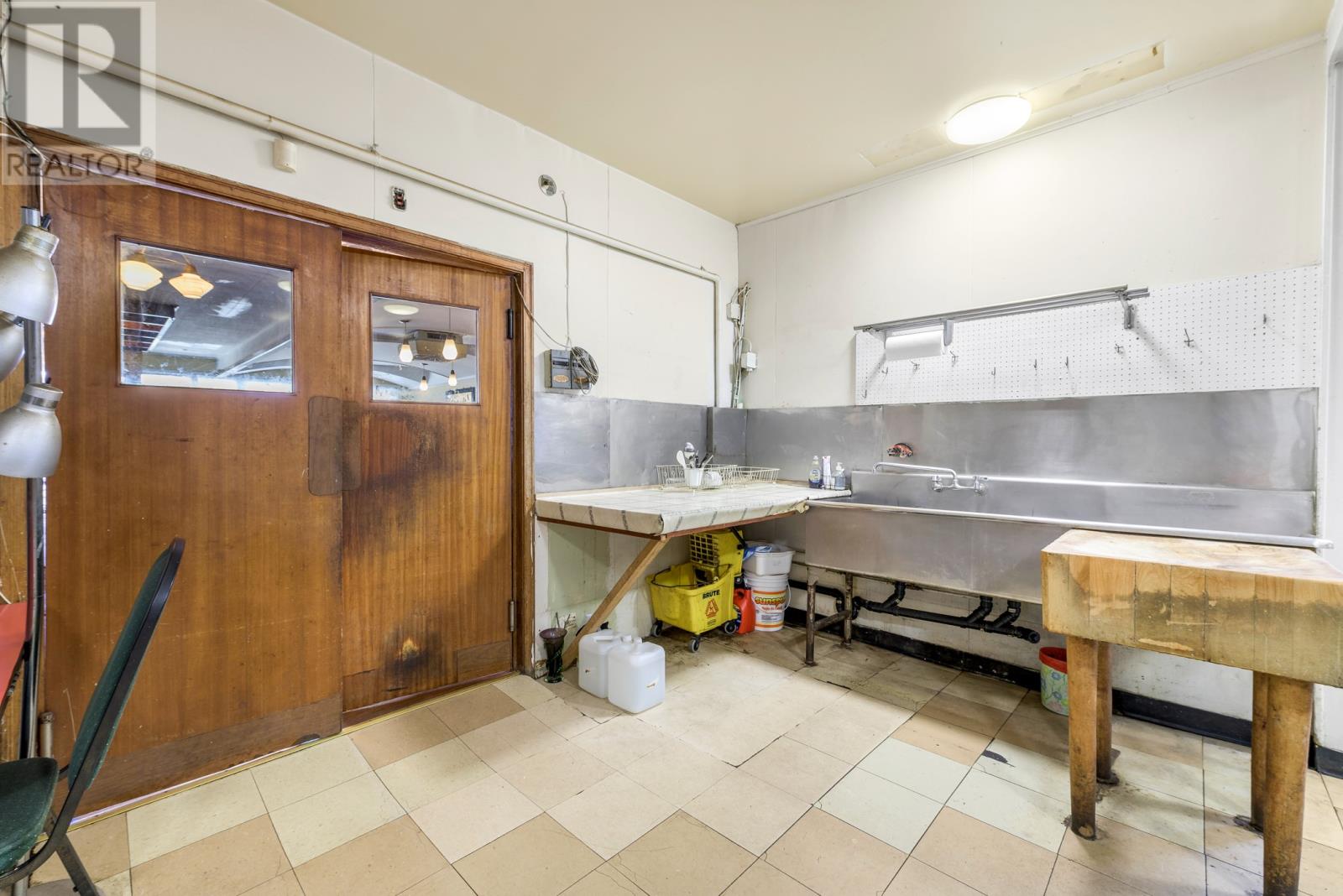 210 Pennywell Road Property Photo 25