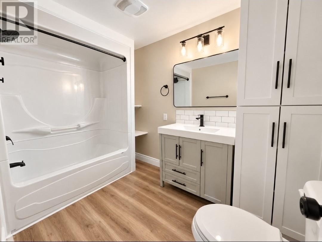 5 Squires Avenue Property Photo 12