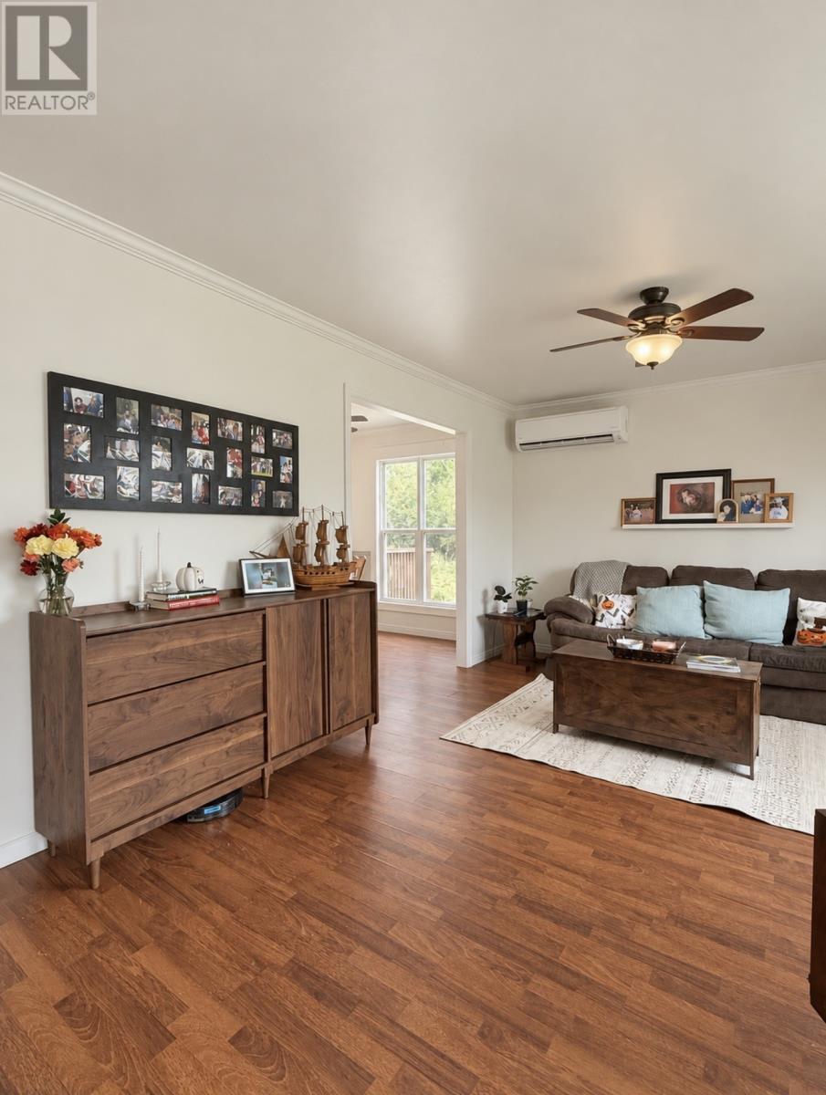 1063 Random Island Road Property Photo 4