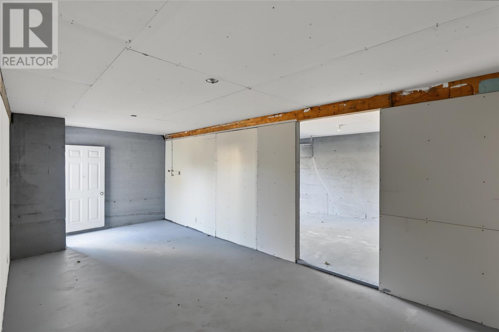 83 Viking Road Property Photo 42