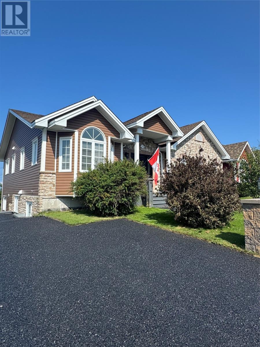 25 Legend Drive Property Photo 2