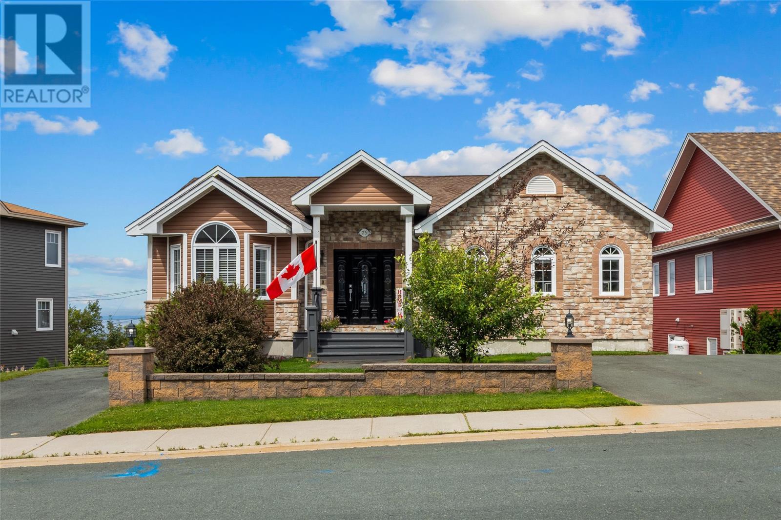 25 Legend Drive Property Photo 5