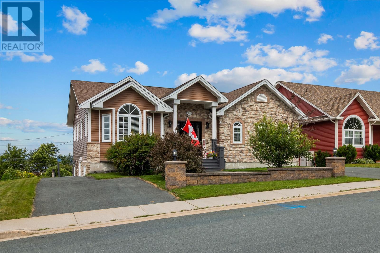 25 Legend Drive Property Photo 6
