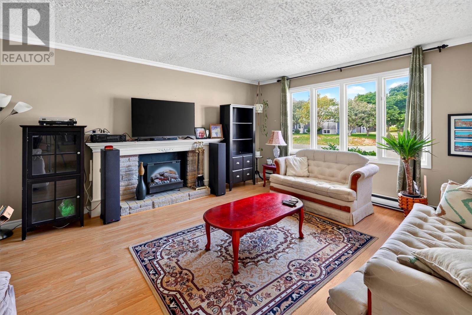 211 Canada Drive Property Photo 16