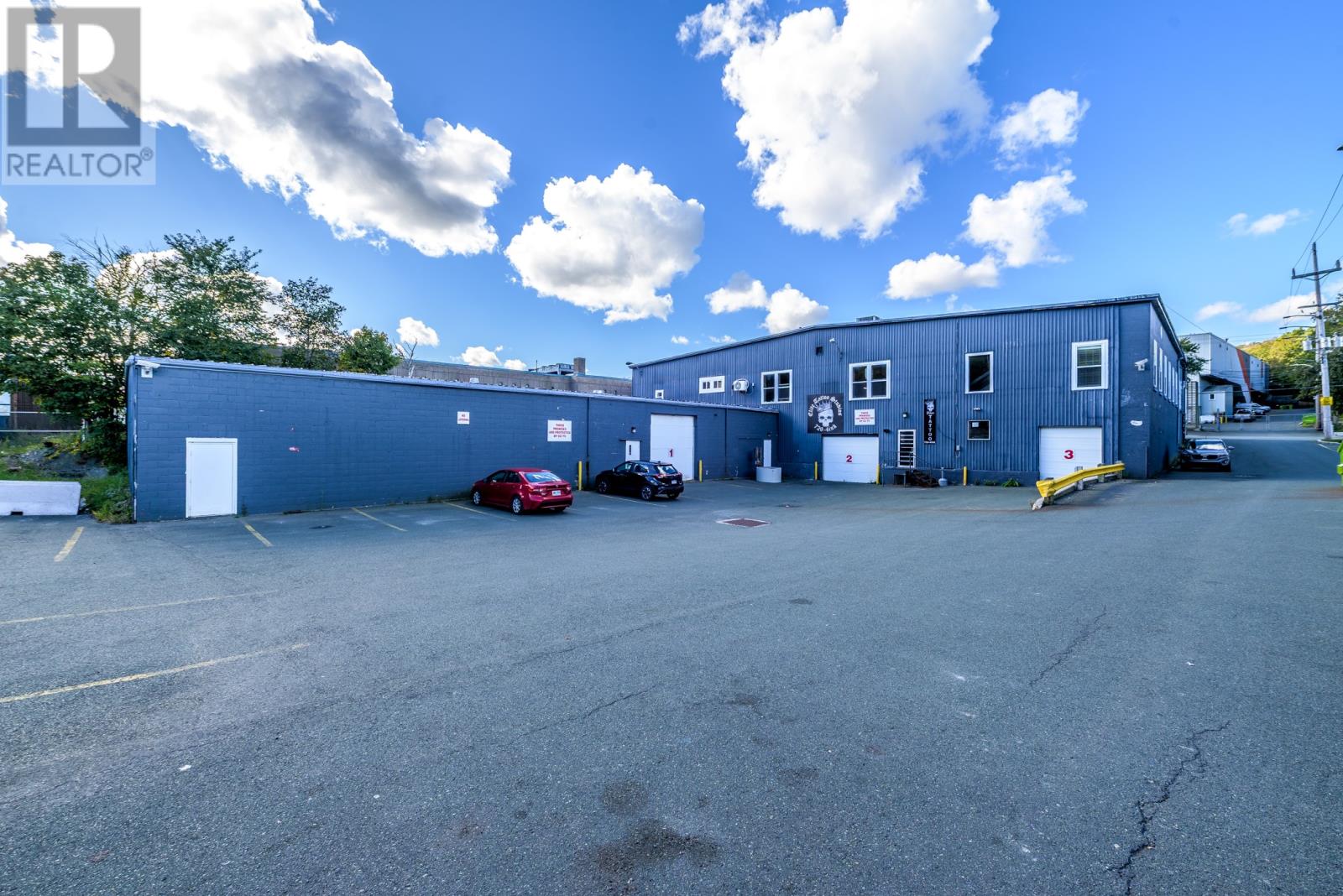 685-687 Water Street Property Photo 4