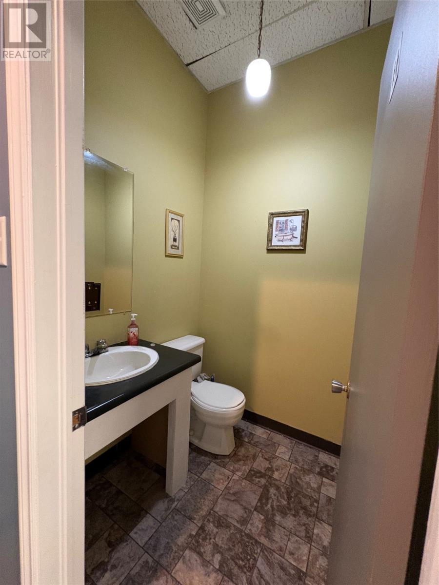 685-687 Water Street Property Photo 7