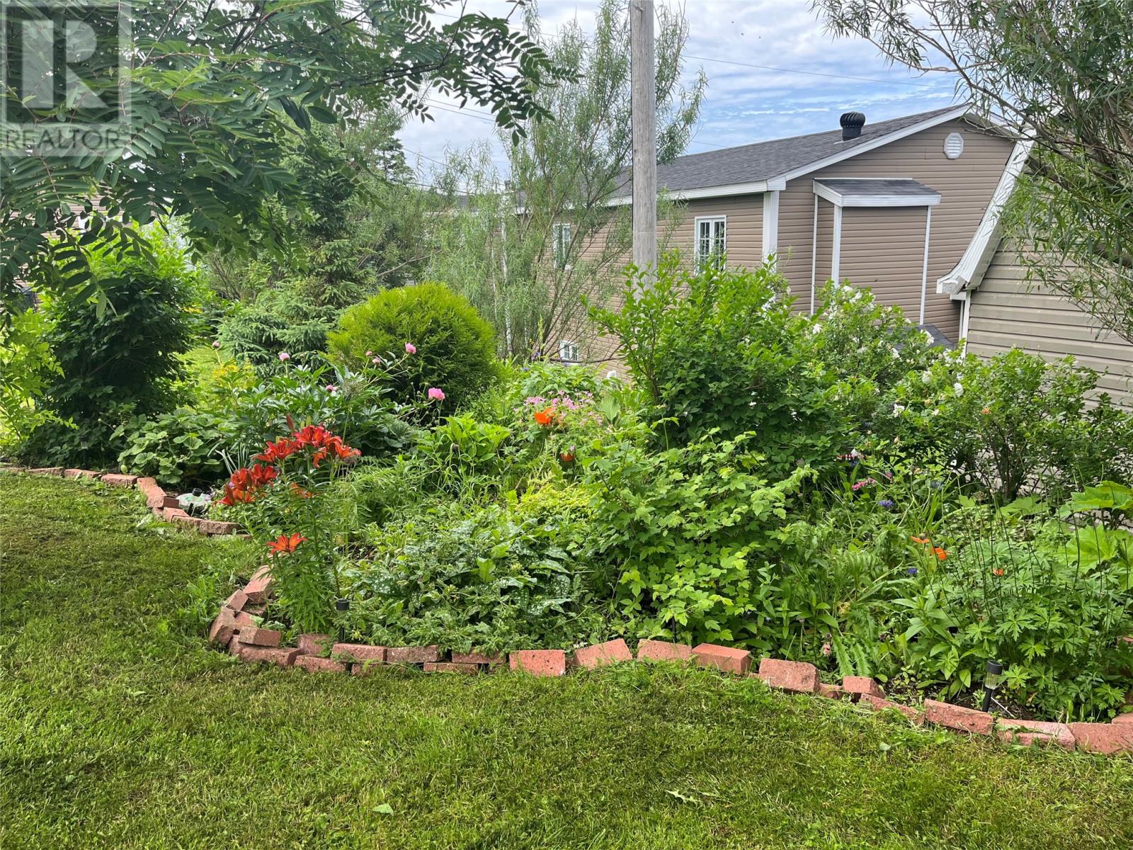157 West Street Property Photo 27
