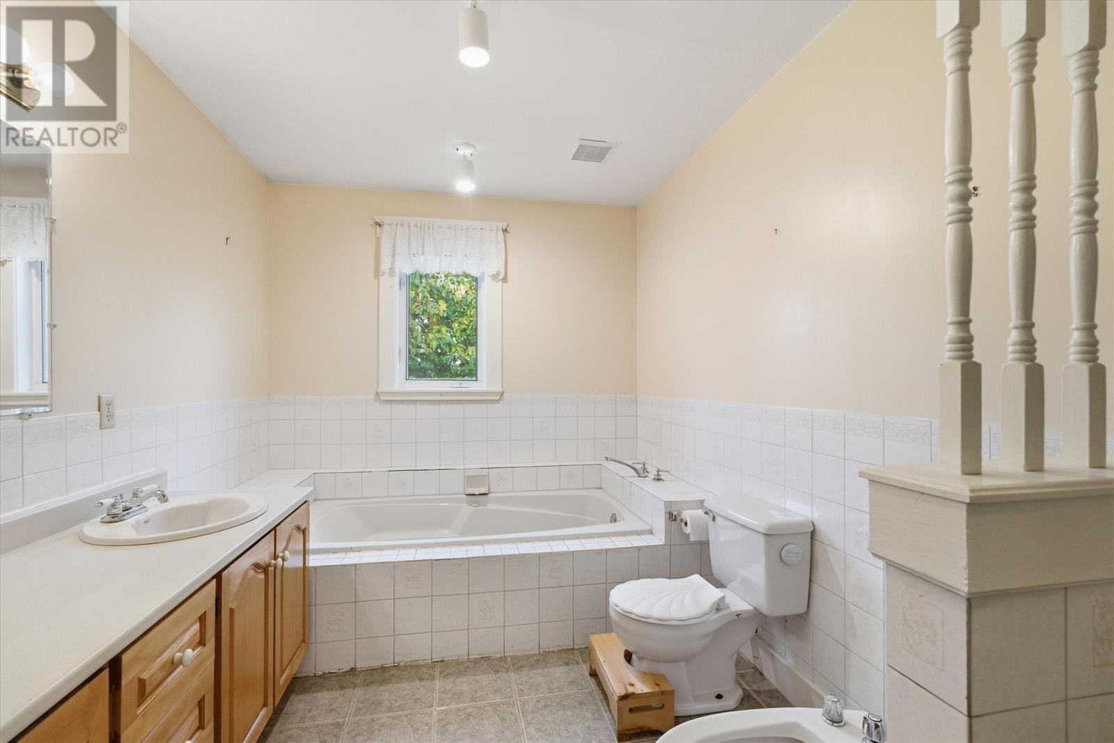 48 Main Street Property Photo 28