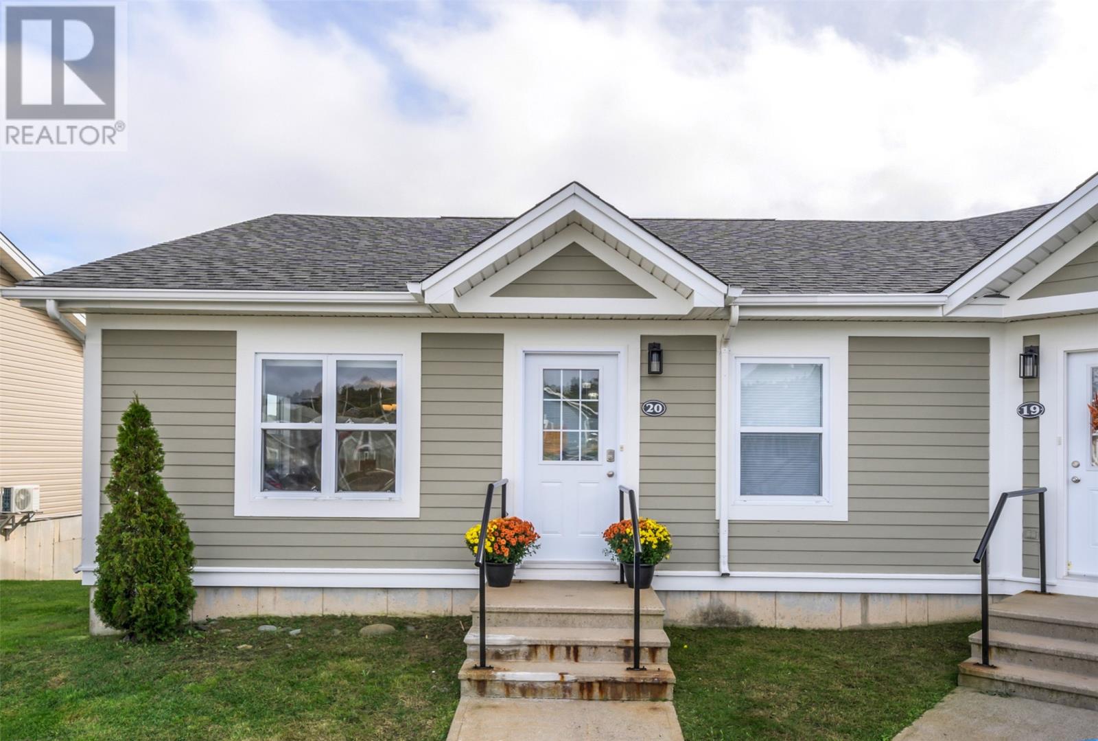 20 Spring Meadow Court Property Photo 1