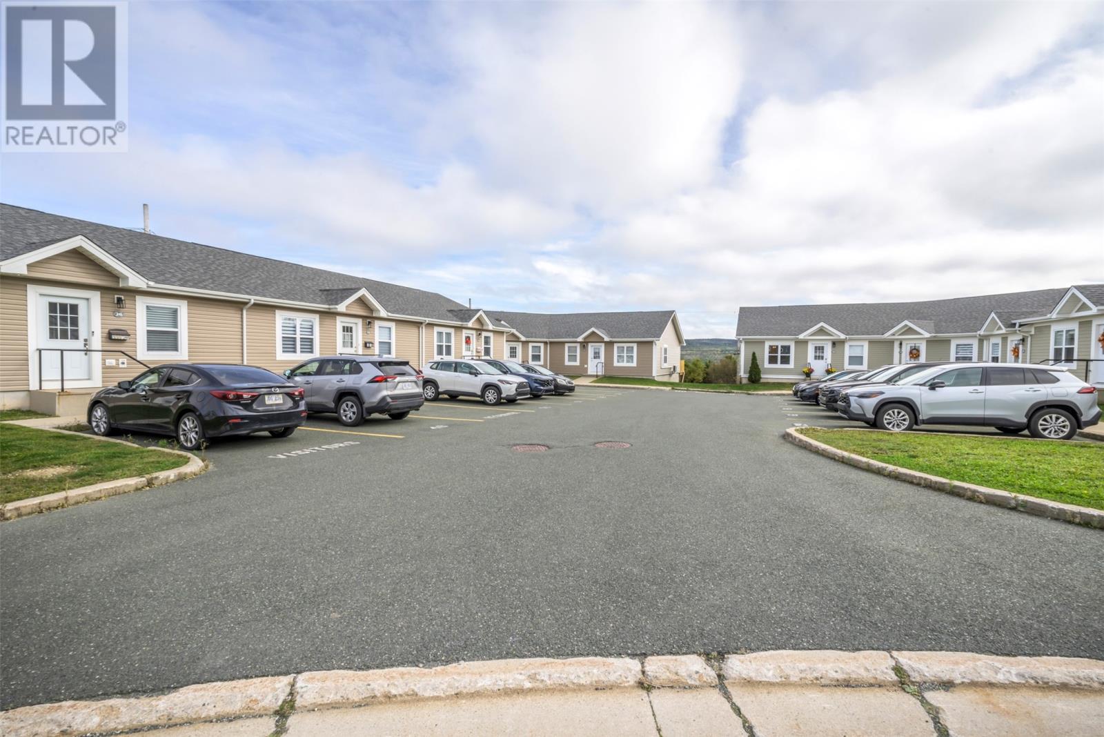 20 Spring Meadow Court Property Photo 2